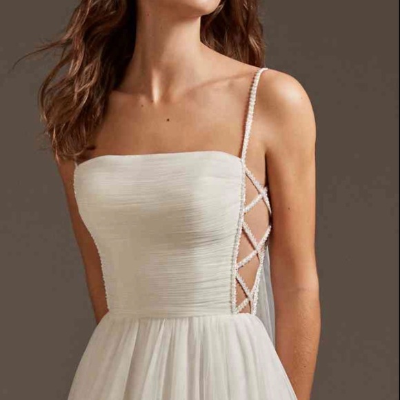 Pronovias Volans Wedding Dress - Picture 1 of 5